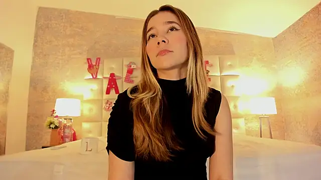 Lezy  online show from 02.15.26