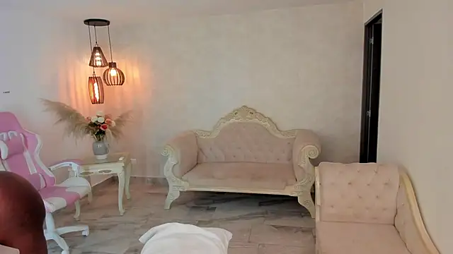 Snapshot of shantallknowless chatting on 01.21.25 shantallknowless online show from 01.21.25