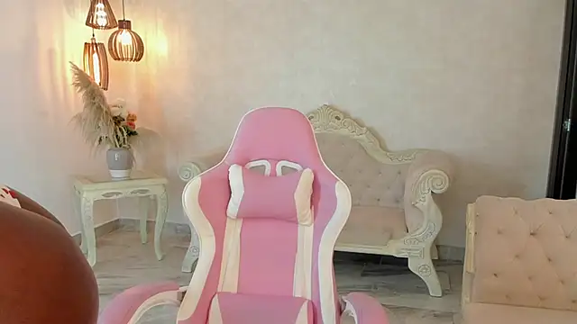 Snapshot of shantallknowless chatting on 02.03.25 shantallknowless online show from 02.03.25