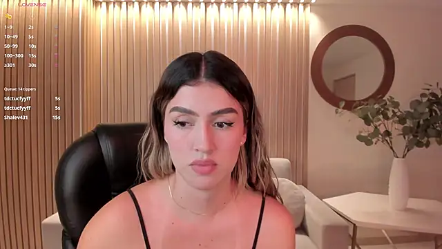 PaulinaSantos  online show from 03.21.25