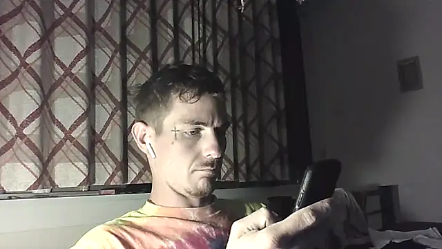 Snapshot of Paulhenry chatting on 10.02.25 Paulhenry online show from 10.02.25