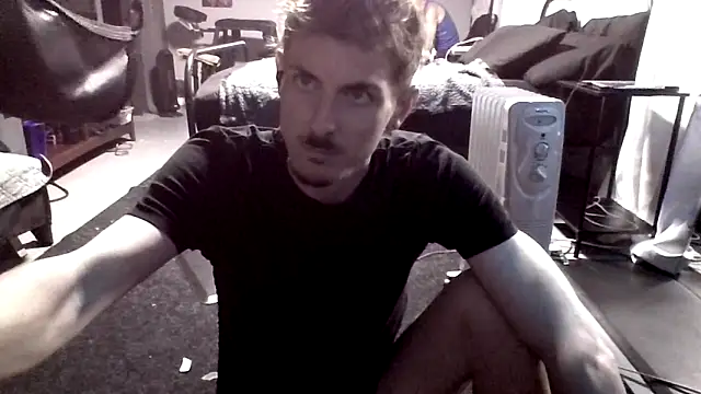 Snapshot of Paulhenry chatting on 04.15.26 Paulhenry online show from 04.15.26