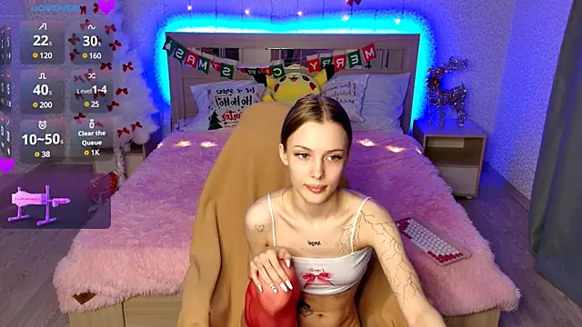 Snapshot of LesyaHayes chatting on 12.27.24 LesyaHayes online show from 12.27.24