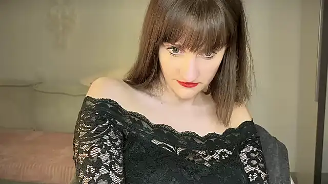 Snapshot of victoirenextdoor chatting on 01.02.25 victoirenextdoor online show from 01.02.25