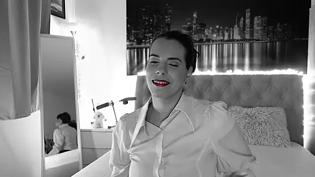 Lora Chanel online show from 07.19.26
