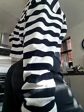 SweetMonicaUK online show from 03.04.25