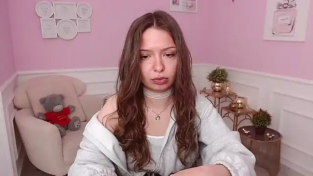 LucySkilar online show from 04.14.26