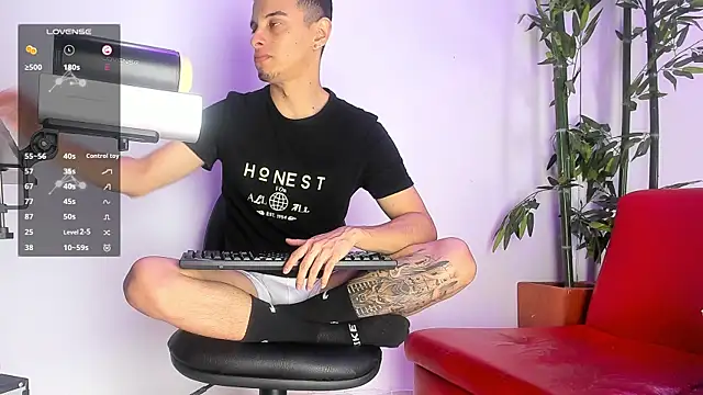 Snapshot of Maximo__ chatting on 03.01.25 Maximo online show from 03.01.25