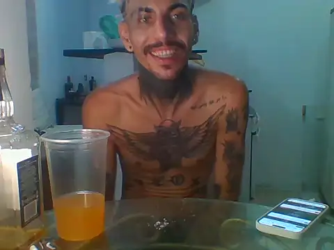 Snapshot of PitbullDiablo1 chatting on 12.01.25 PitbullDiablo1 online show from 12.01.25