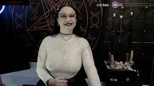 Snapshot of Evil_Queen_666 chatting on 12.12.24 Evil Queen 666 online show from 12.12.24