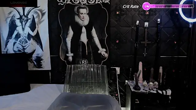 Snapshot of Evil_Queen_666 chatting on 02.21.25 Evil Queen 666 online show from 02.21.25