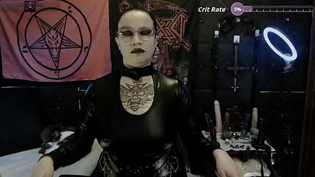 Snapshot of Evil_Queen_666 chatting on 09.14.25 Evil Queen 666 online show from 09.14.25