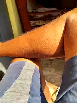 Brown Munda047 online show from 10.25.25