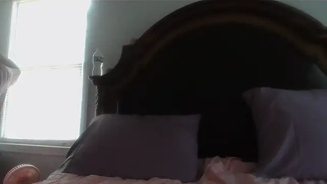 Snapshot of ebonyred chatting on 04.26.26 ebonyred online show from 04.26.26
