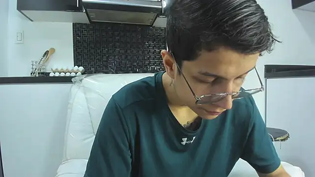 AgarEvans online show from 12.11.24