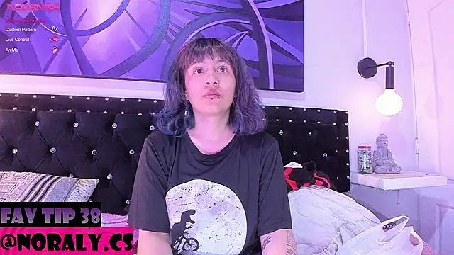 Snapshot of hey_noraly chatting on 06.19.26 hey noraly online show from 06.19.26