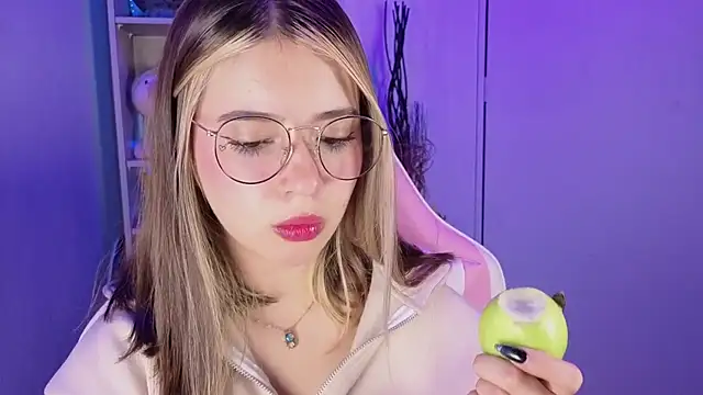 EmilyMiller  online show from 10.15.25