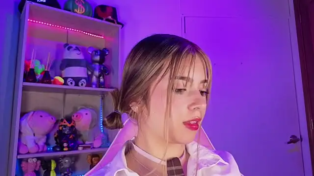 EmilyMiller  online show from 02.17.26