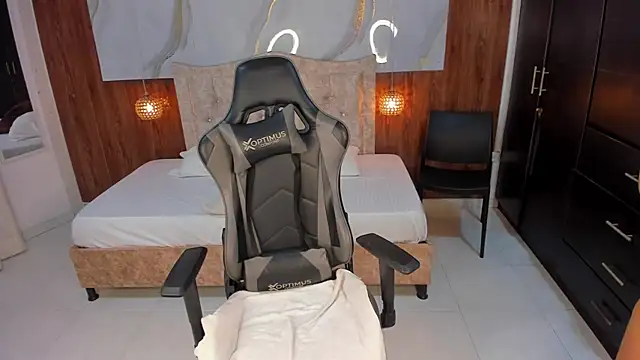 mia 18v online show from 02.04.26