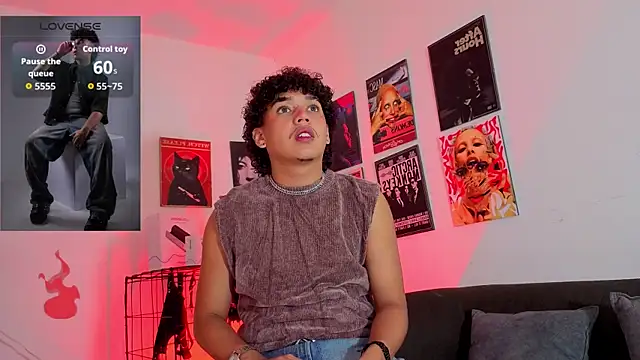 Snapshot of GaelOconner chatting on 11.30.25 GaelOconner online show from 11.30.25