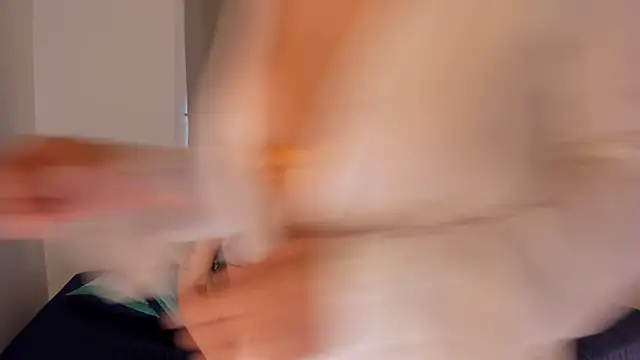 Snapshot of Emmysux chatting on 12.26.24 Emmysux online show from 12.26.24