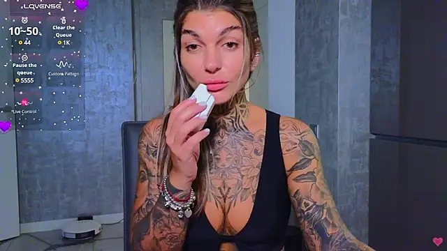 tattooedBabyy online show from 02.04.25