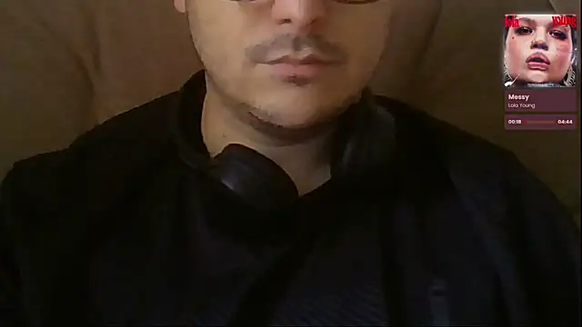 Snapshot of ShiitakeBR chatting on 03.20.25 ShiitakeBR online show from 03.20.25