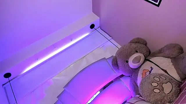 Dalila Thoms online show from 03.18.25