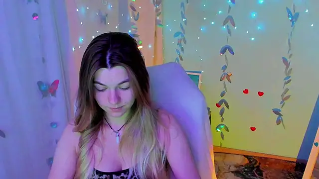 Snapshot of Sweet_me_ chatting on 07.18.26 Sweet me online show from 07.18.26