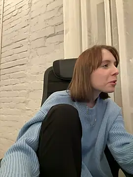 Snapshot of Crayzy_Luv chatting on 01.18.25 Crayzy Luv online show from 01.18.25