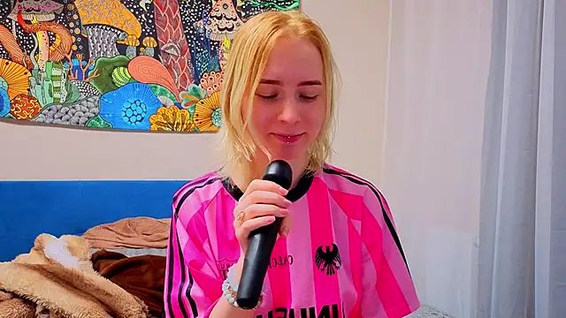 Crayzy Luv online show from 03.27.26