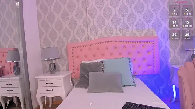 Snapshot of Valerith_Vega_ chatting on 12.23.24 Valerith Vega online show from 12.23.24