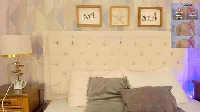 Snapshot of Valerith_Vega_ chatting on 12.18.25 Valerith Vega online show from 12.18.25