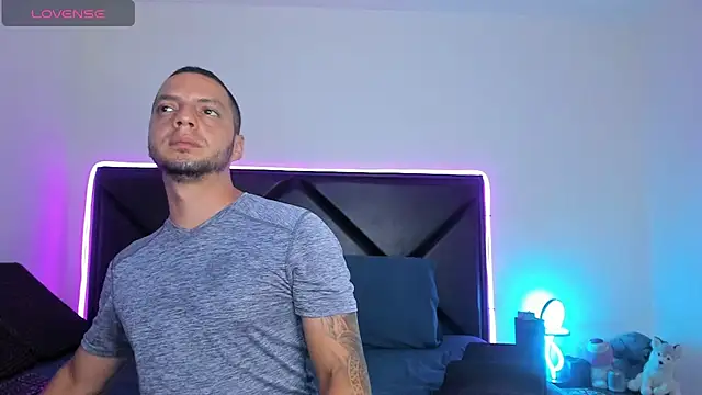 ScarlettAndClark online show from 04.10.26