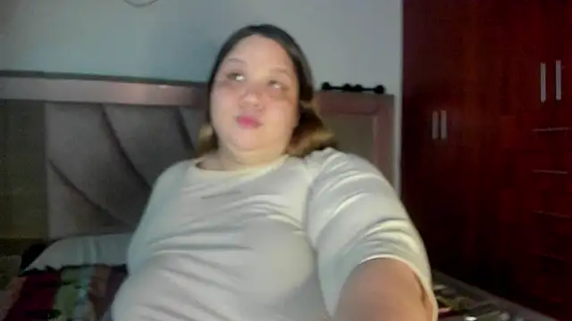 Snapshot of Venus_queenn chatting on 12.17.24 Venus queenn online show from 12.17.24