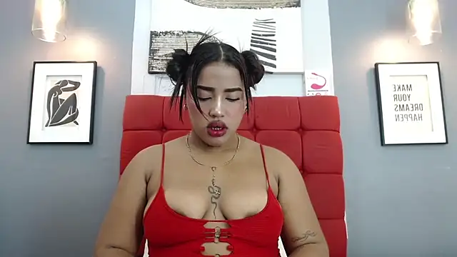 Snapshot of AichaBrown chatting on 01.27.25 AichaBrown online show from 01.27.25