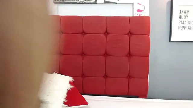 Snapshot of AichaBrown chatting on 01.28.25 AichaBrown online show from 01.28.25