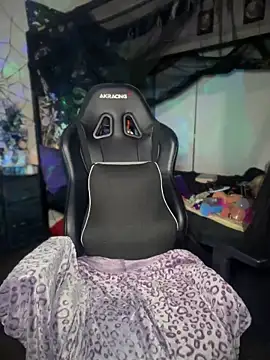 Snapshot of marleymaxwell chatting on 01.06.25 marleymaxwell online show from 01.06.25