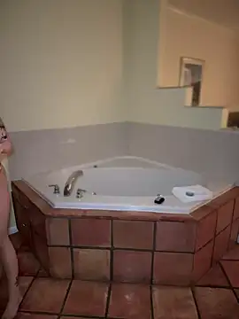 Snapshot of marleymaxwell chatting on 01.28.25 marleymaxwell online show from 01.28.25