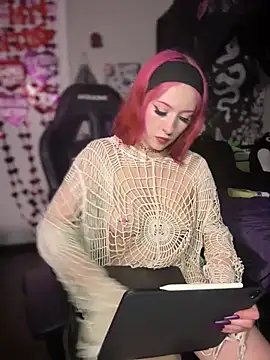 Snapshot of marleymaxwell chatting on 02.28.25 marleymaxwell online show from 02.28.25