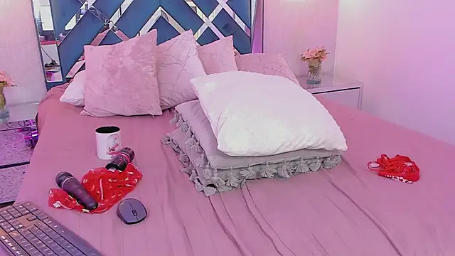 Miakhalifa 7 online show from 02.24.25