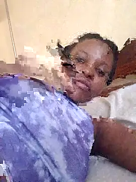 Snapshot of petite_babe chatting on 02.02.26 petite babe online show from 02.02.26