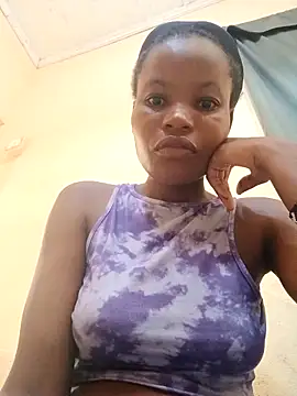 Snapshot of petite_babe chatting on 02.03.26 petite babe online show from 02.03.26