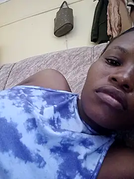 Snapshot of petite_babe chatting on 02.03.26 petite babe online show from 02.03.26