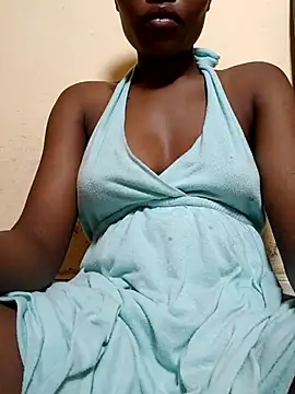 Snapshot of petite_babe chatting on 02.08.26 petite babe online show from 02.08.26