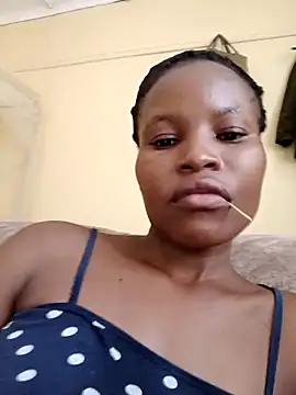 Snapshot of petite_babe chatting on 02.17.26 petite babe online show from 02.17.26