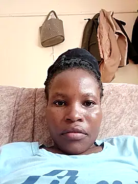 Snapshot of petite_babe chatting on 03.05.26 petite babe online show from 03.05.26