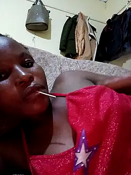 Snapshot of petite_babe chatting on 03.08.26 petite babe online show from 03.08.26