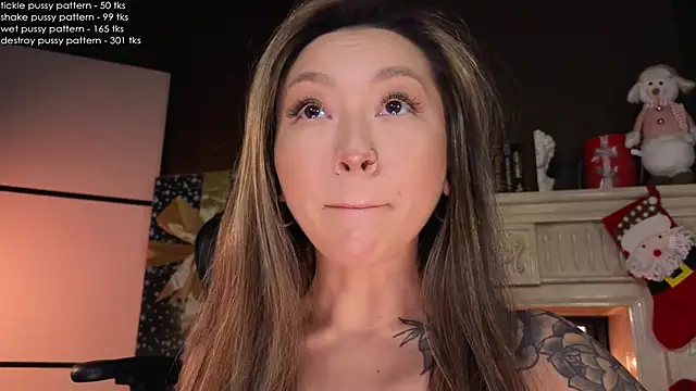 Snapshot of im_casey chatting on 12.11.24 im casey online show from 12.11.24