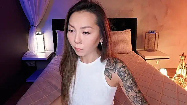 Snapshot of im_casey chatting on 11.12.25 im casey online show from 11.12.25